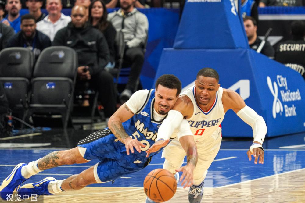 场中的个人 场中的个人