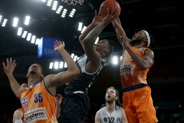 方方面面的 方方面面的